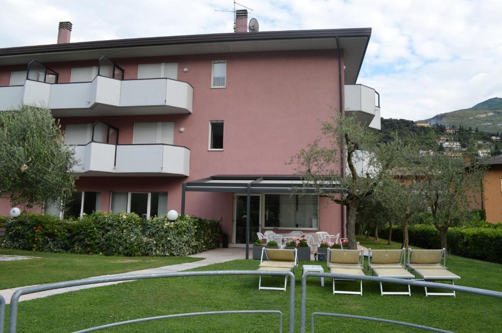 Park Hotel Eden Torbole Sul Garda Exterior foto