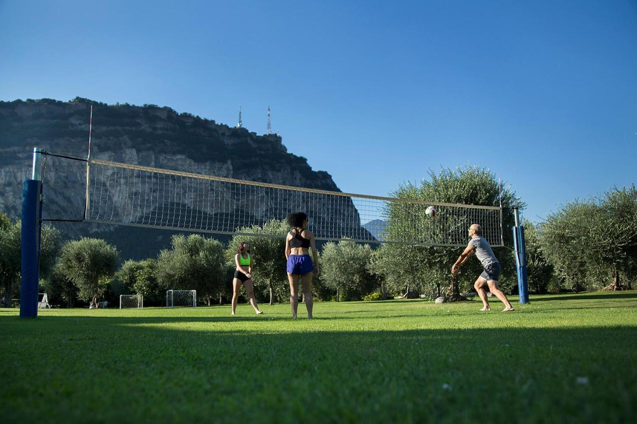 Park Hotel Eden Torbole Sul Garda Exterior foto